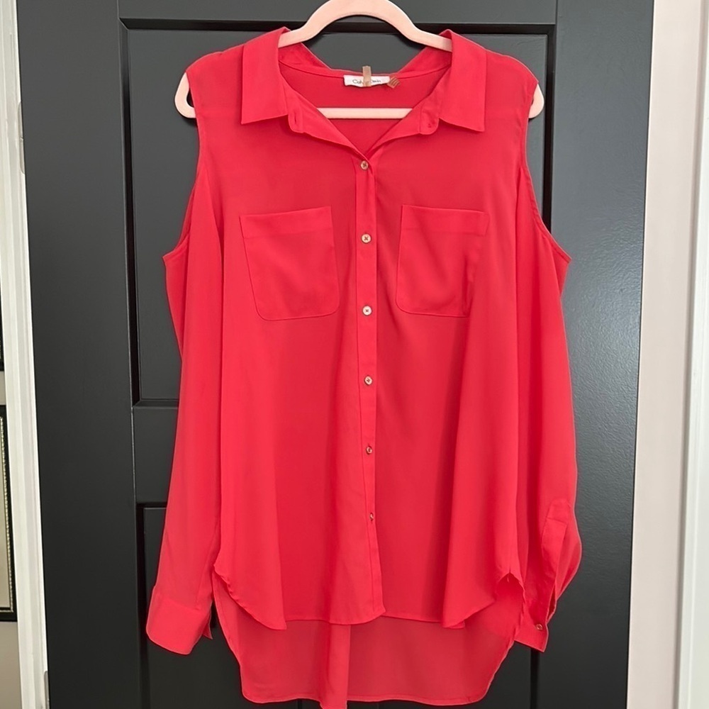 Calvin Klein Bright Red, Long Sleeve Cold Shoulder High/Low Blouse. Size XL